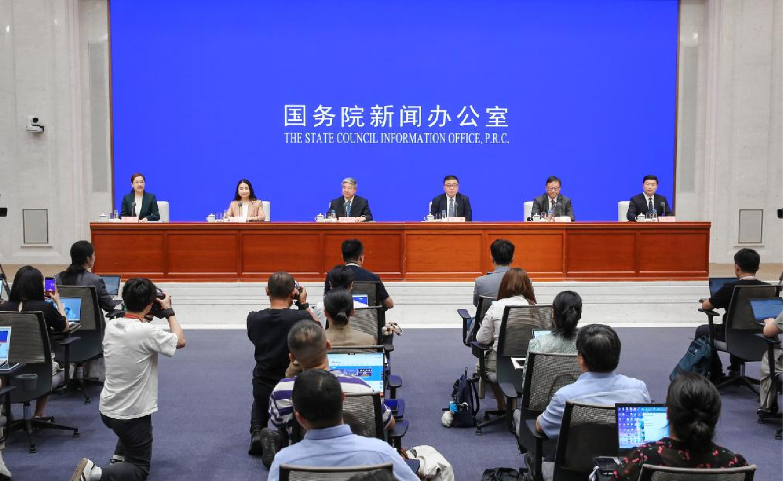 国务院新闻办公室在北京举行国务院政策例行吹风会