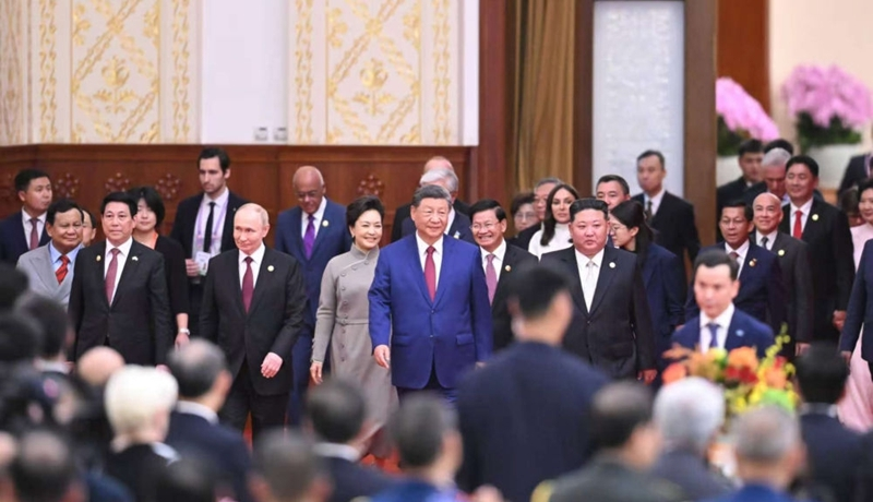 纪念中国人民抗日战争暨世界反法西斯战争胜利80周年大会在京隆重举行 天安门广场举行盛大阅兵仪式 习近平发表重要讲话并检阅受阅部队